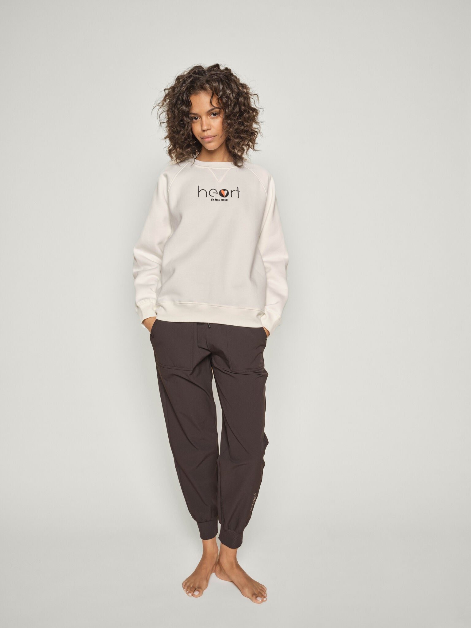 Modelshot / Ecru / Detail